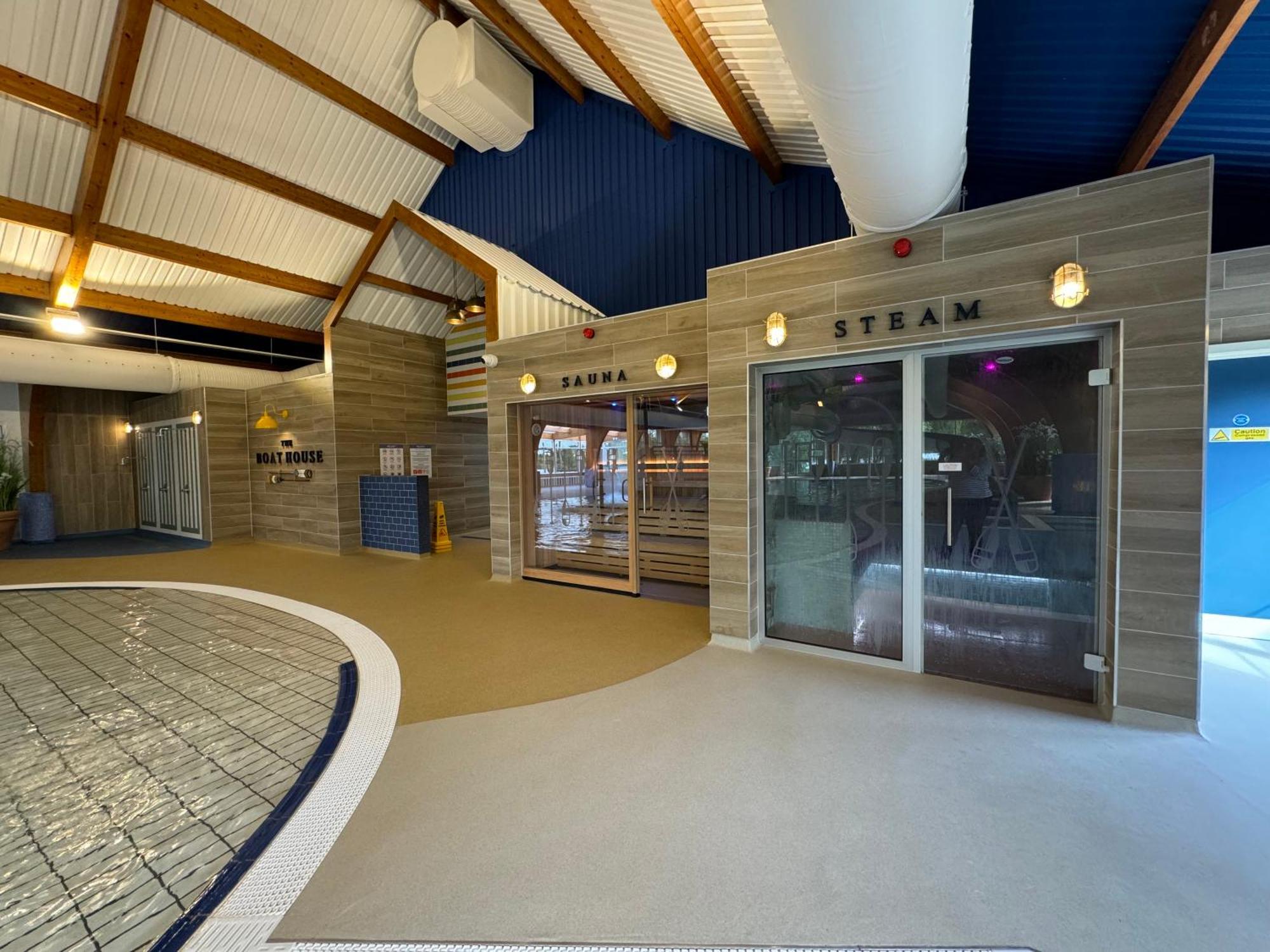 Villa Waters Edge, Hoburne Cotswolds South Cerney Exterior foto